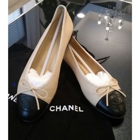 chanel ballerina beige black